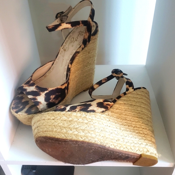 Alice + Olivia Stella leopard canvas print wedge espadrille sandals Size 7.5 - Picture 4 of 4